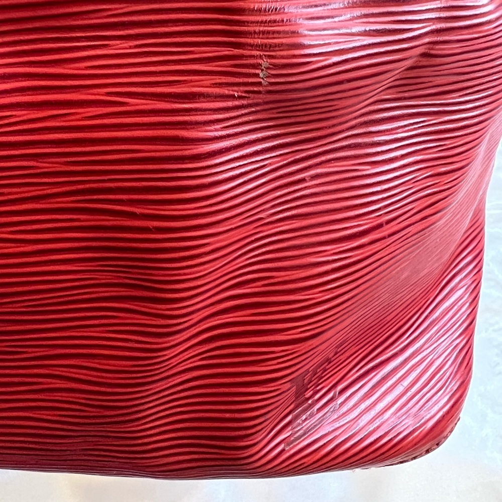 Louis Vuitton Epi Noé Bucket Bag in Castillan Red - Picture 15 of 15